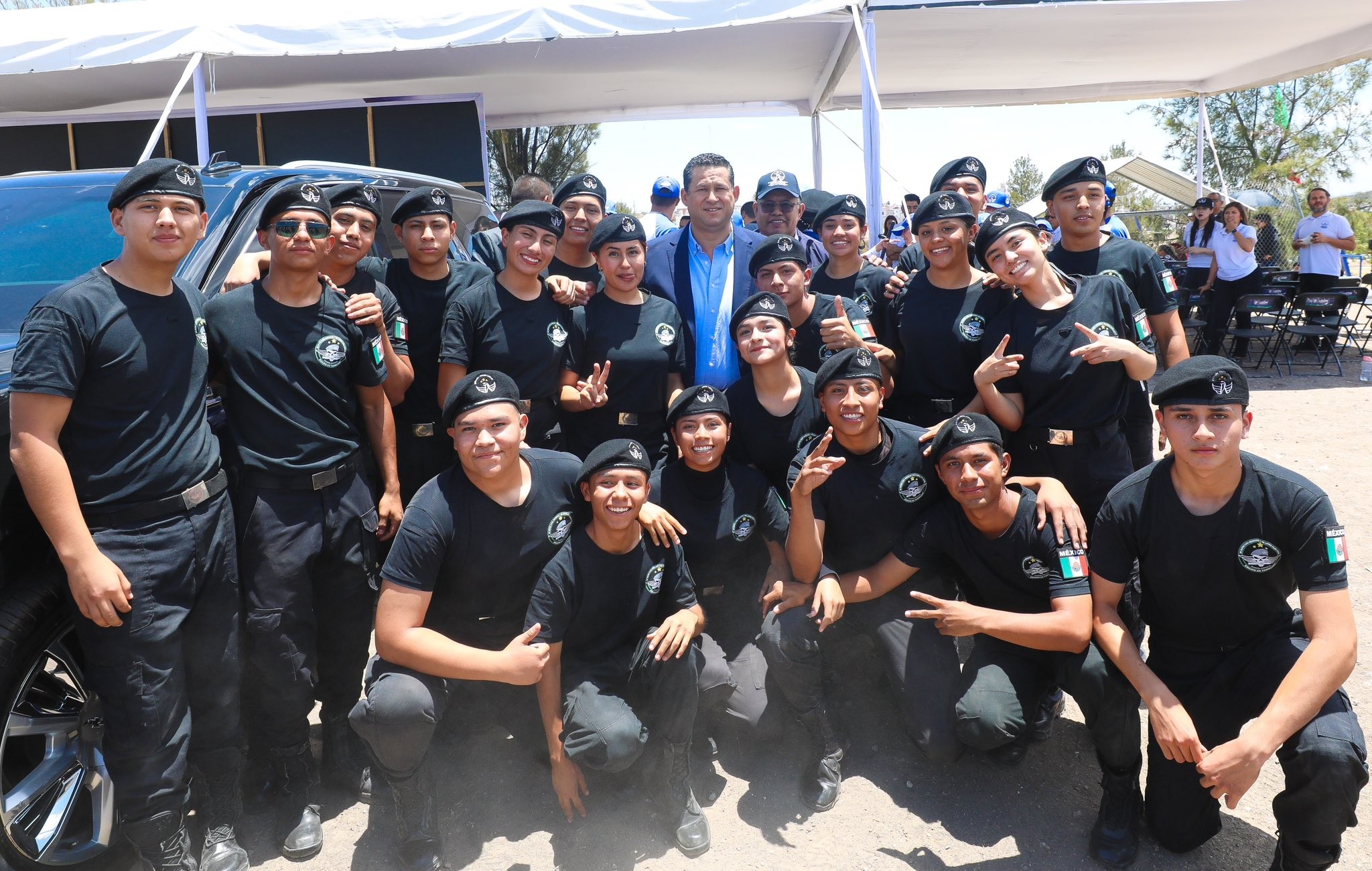 Presume Diego Sinhue prepas militarizadas en Guanajuato