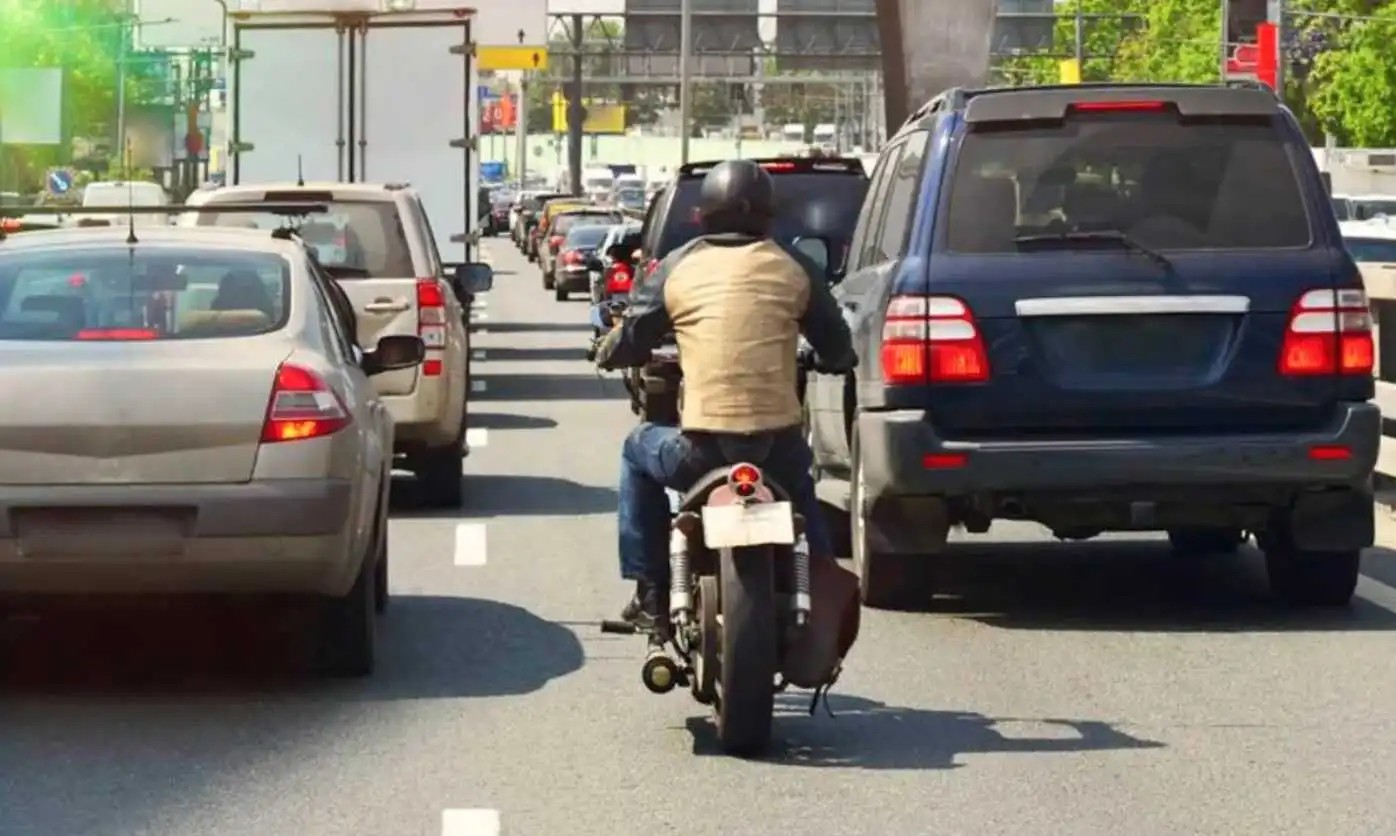 Seguimiento y penalización, desafío ante motos en carril derecho: Canaco León 