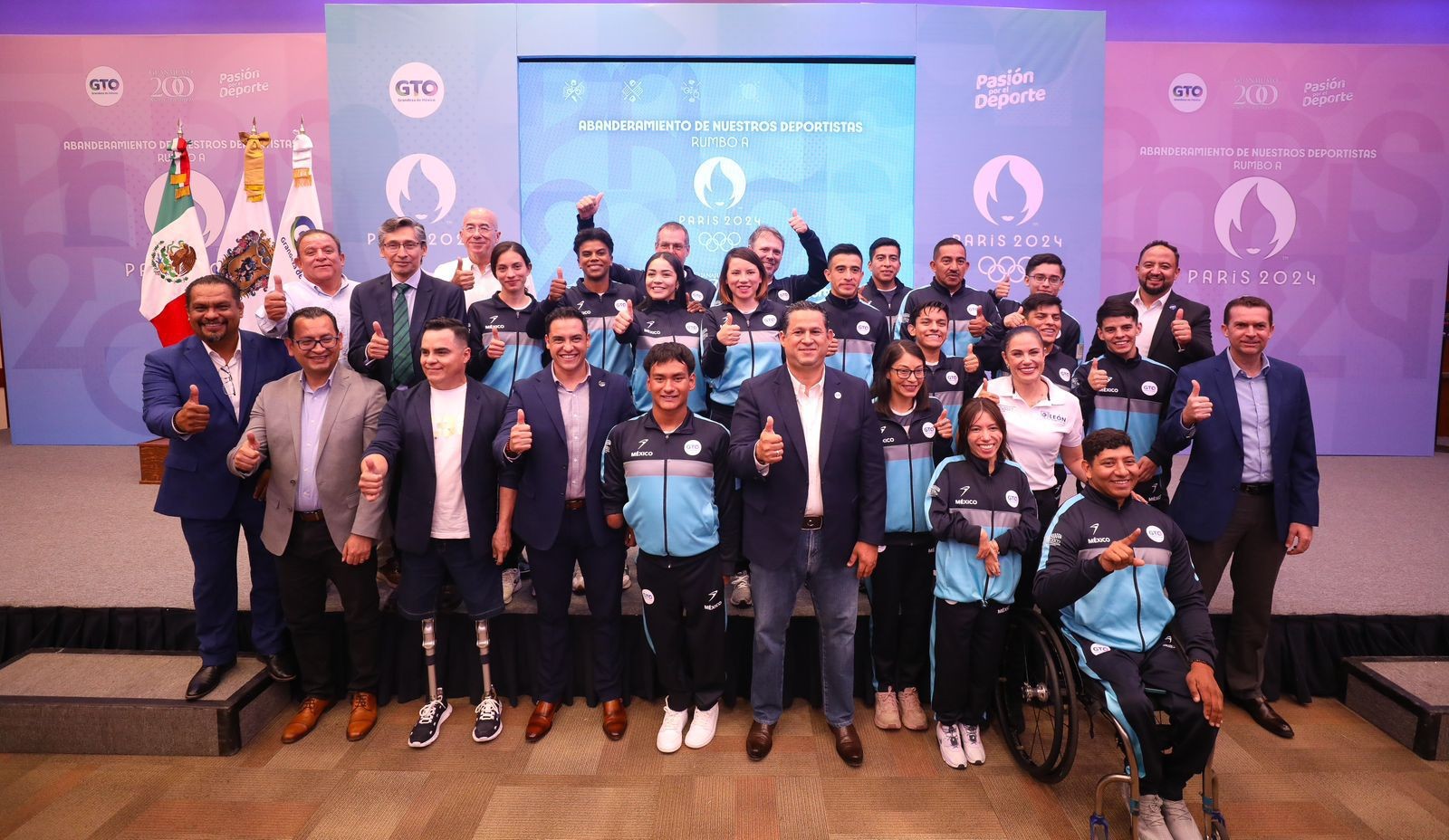 Abanderan a guanajuatenses que participarán en los Juegos Olímpicos de París 2024