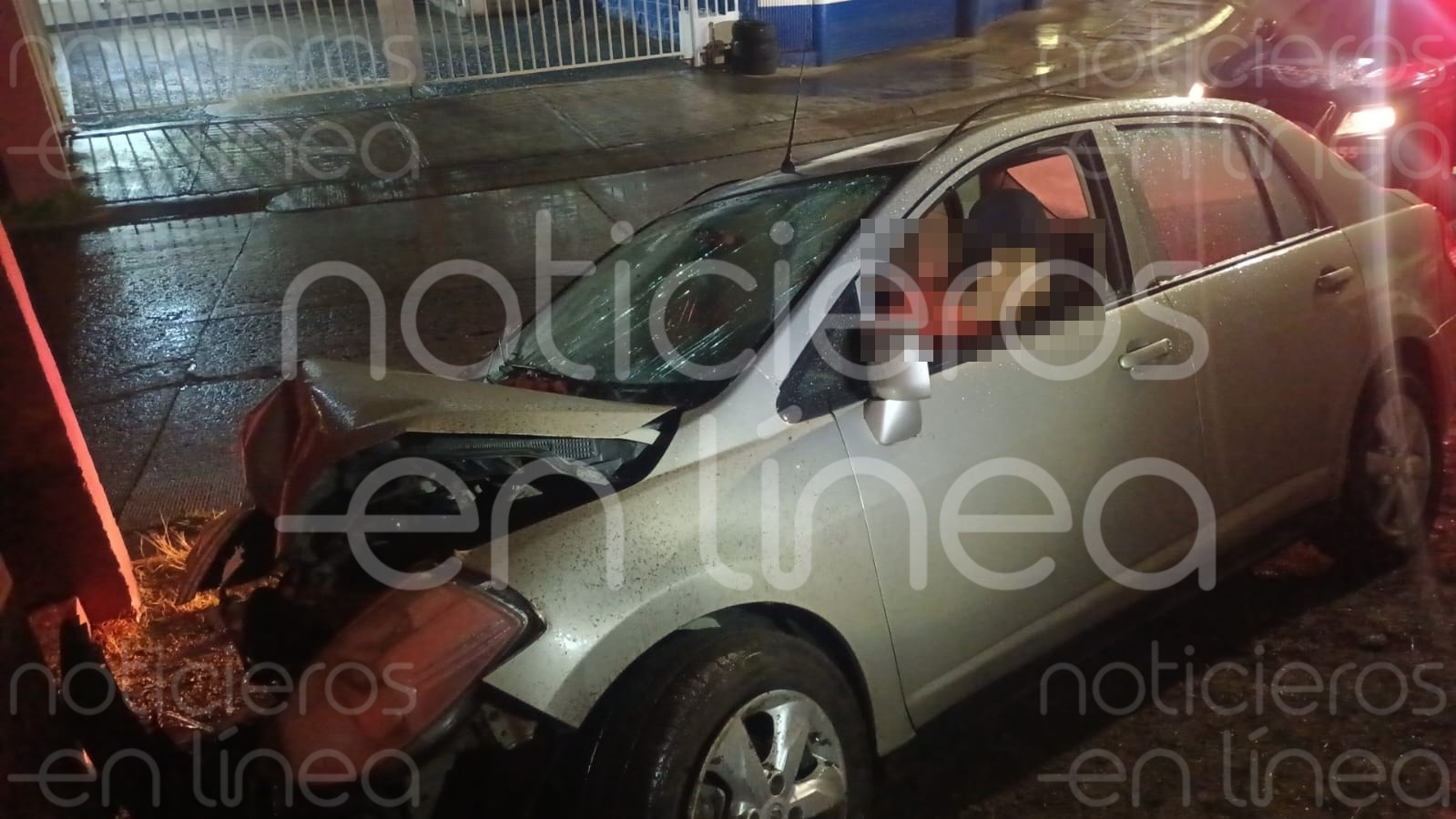 Muere conductor tras chocar en arcos del fraccionamiento Brisas del Carmen