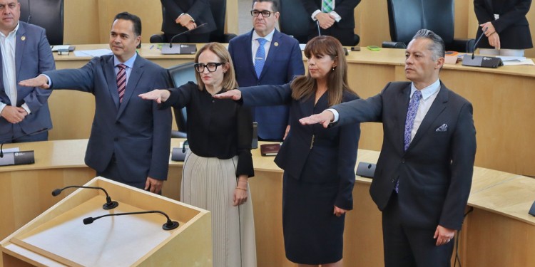 Logran cargos exdirigente del PAN y esposa de Zamarripa