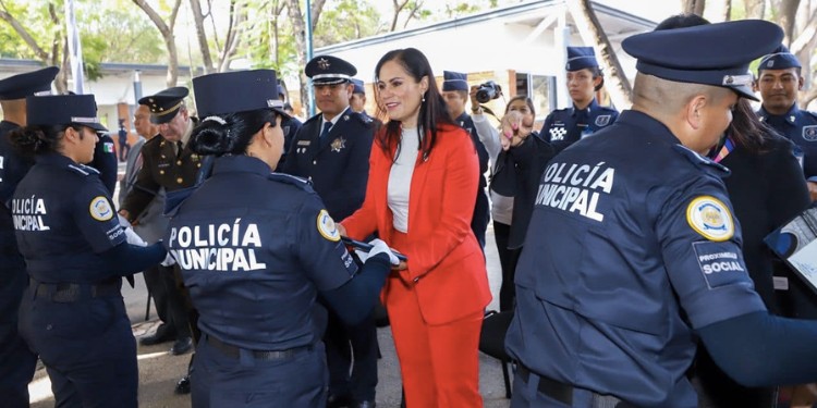 Van más de 750 policías y tránsitos despedidos en el trienio de Ale Gutiérrez
