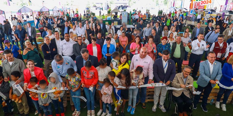 Inundaciones en la feria no impidieron el arranque del Festival de Verano