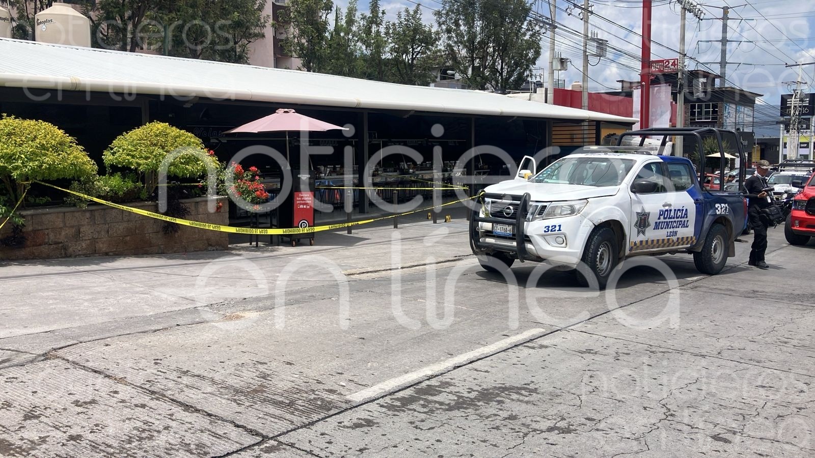 Asesinan a hombre en restaurante de mariscos en Lomas del Sol