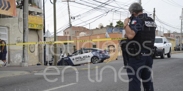 Asesinan a hombre durante riña cerca del Mercado República