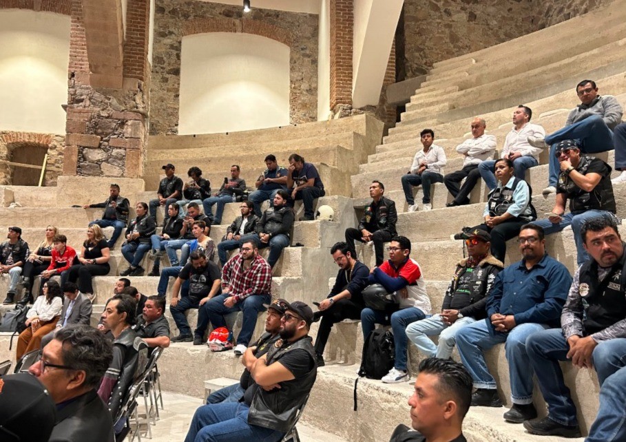 Activistas y motociclistas piden aplicar el reglamento vigente antes de reformarlo