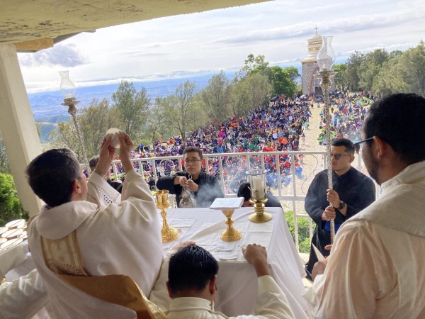 Tiene Arquidiócesis de León déficit de más de 150 sacerdotes
