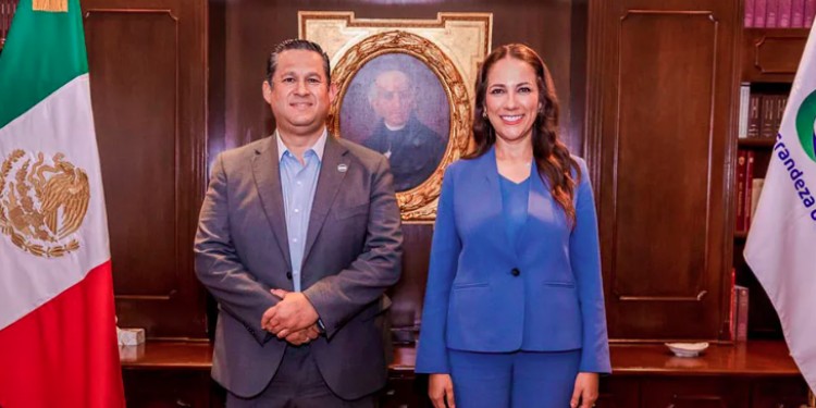 Conversan Diego y Libia sobre temas pendientes del sexenio