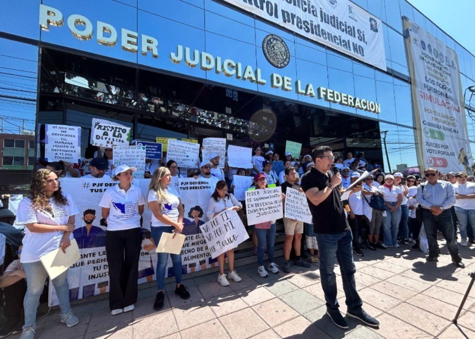 Guanajuatenses se manifiestan contra la reforma del Poder Judicial en León