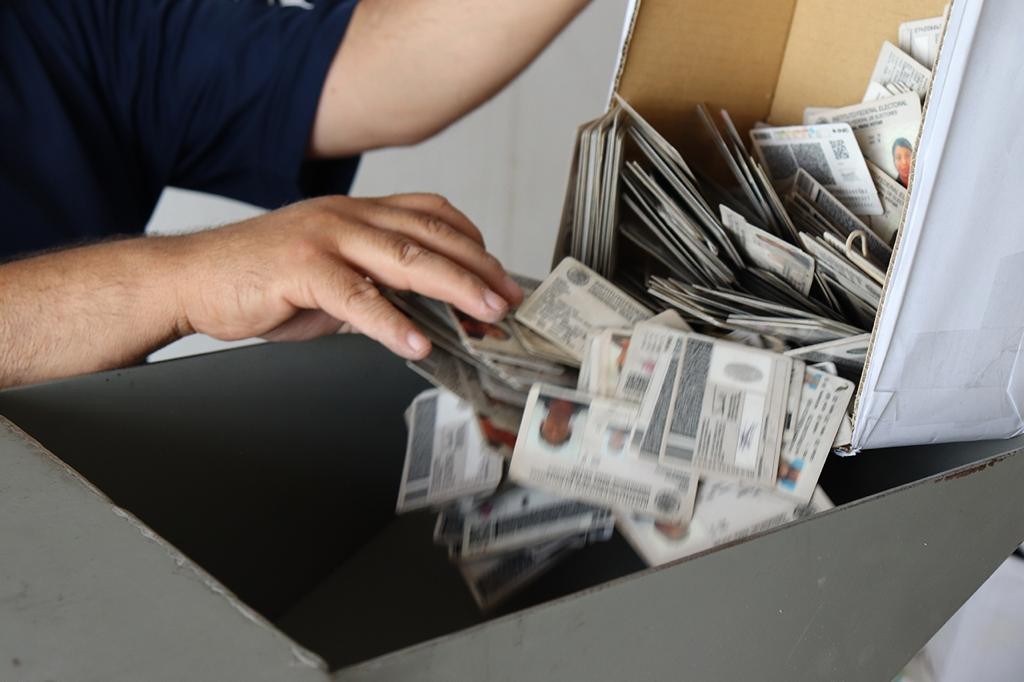 Alerta Condusef de robo de identidad a través de INE