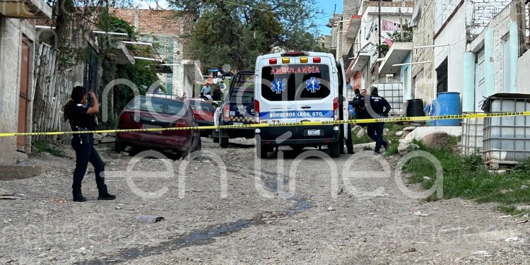 Asesinan a joven y balean a mujer de la tercera edad; fue ataque directo