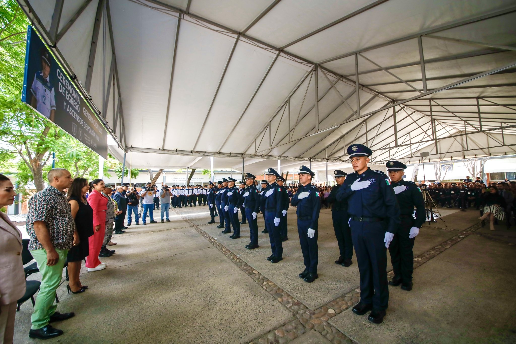 Se suman 16 nuevos agentes de Policía Municipal; el número más bajo de egresados