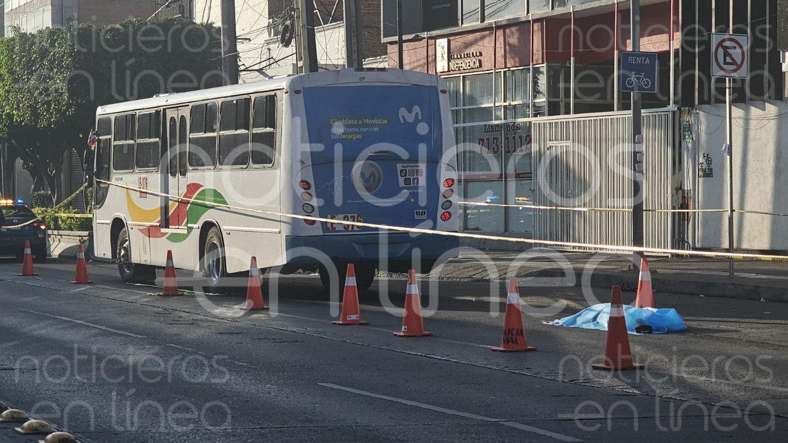 Muere mujer atropellada por camión urbano en el López Mateos