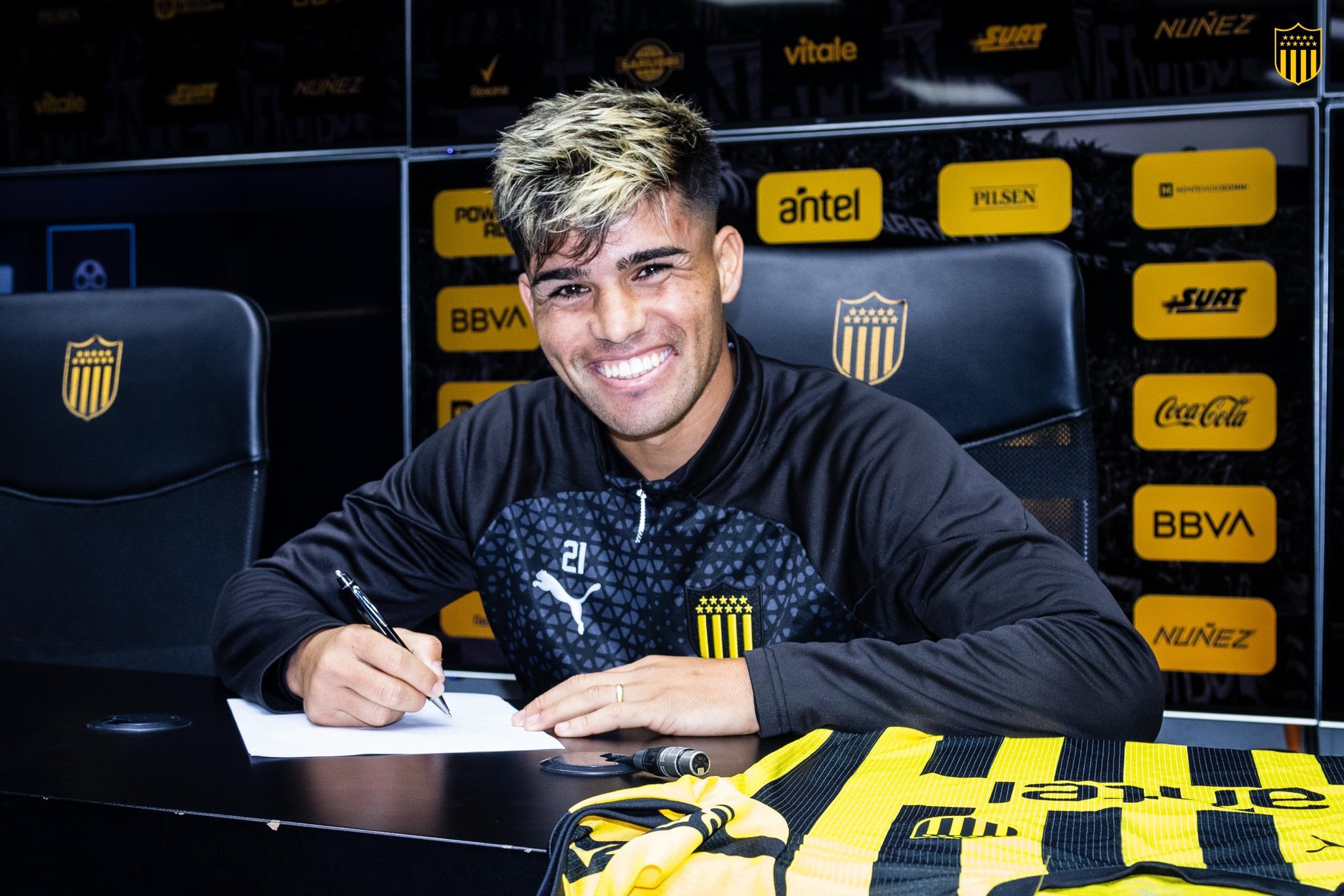 Alan Medina oficialmente es jugador del Peñarol