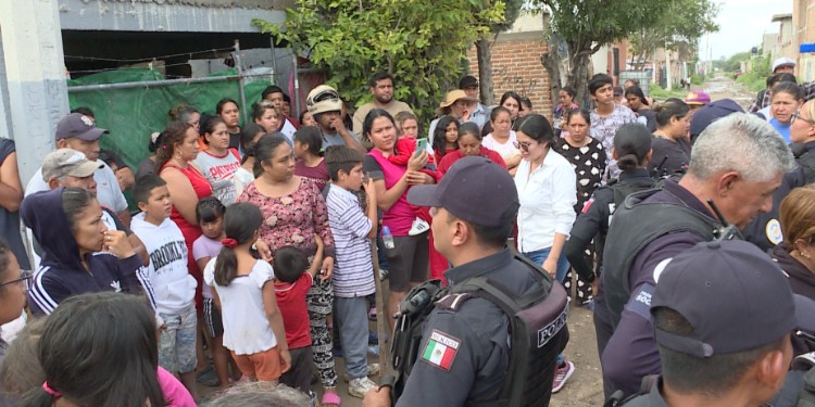 'Estalla' conflicto por intento de desalojos en San Juan de Abajo