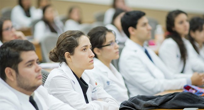 Examen de residencias médicas en León genera altas expectativas de hoteleros