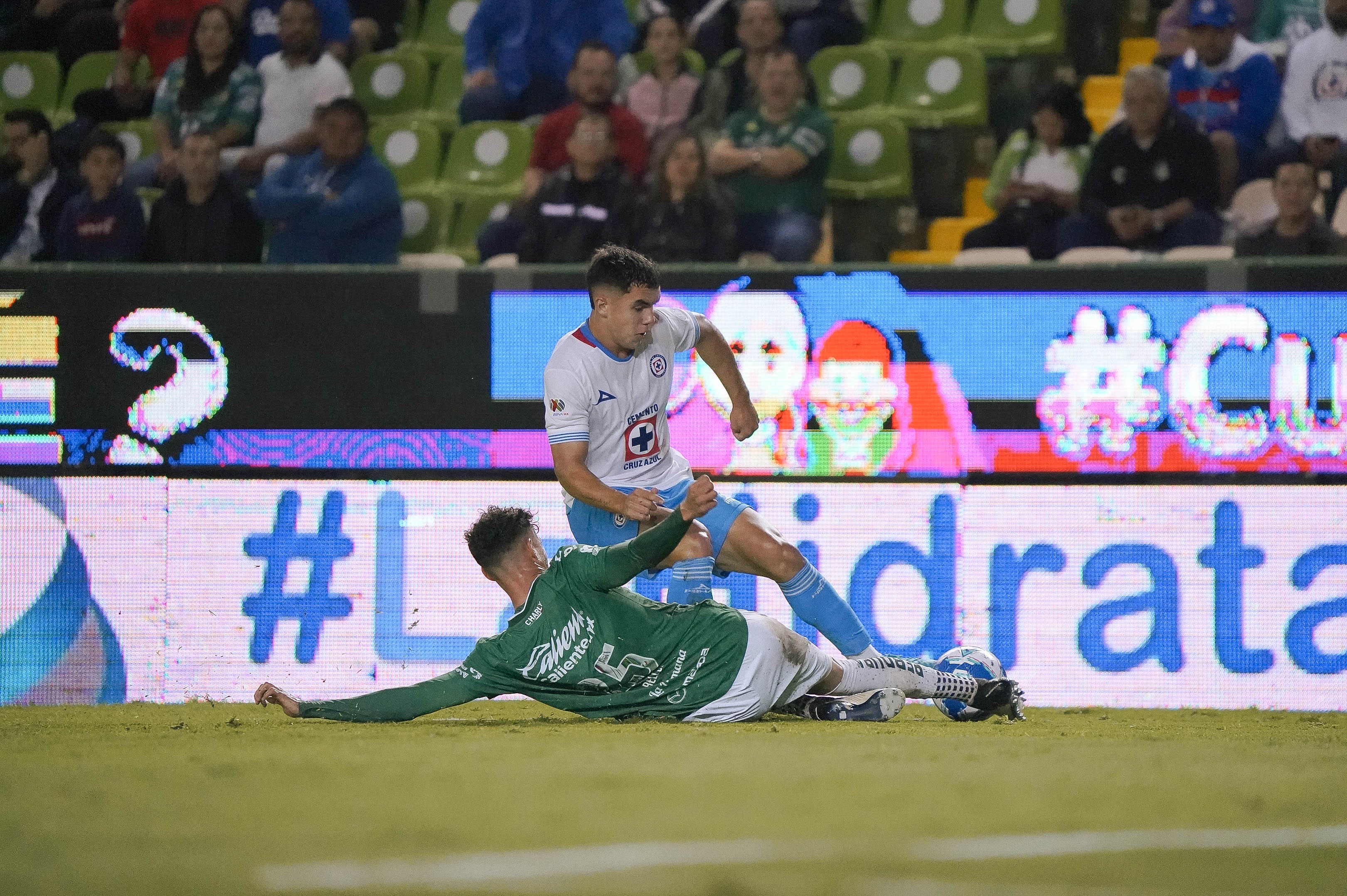 'La Máquina' atropella a 'La Fiera': Cruz Azul vence 2-1 a León