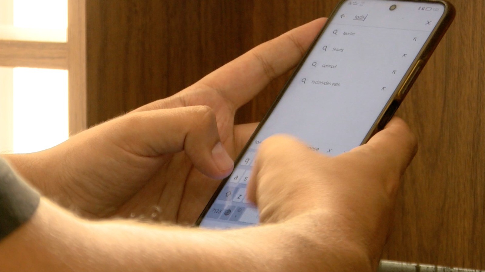 “Pedí 500 y terminé debiendo 100 mil pesos”; testimonio de apps montadeudas