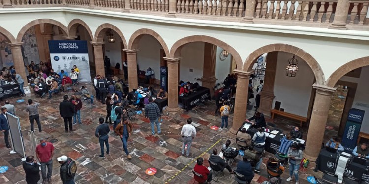 Ayuntamiento de León aprueba creación de secretarías y plazas