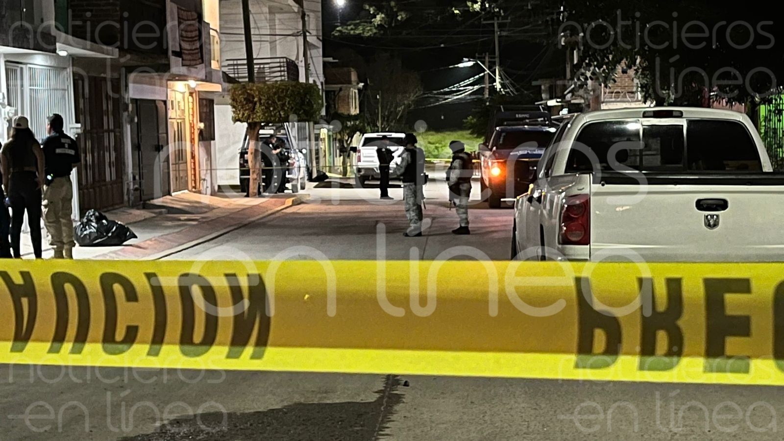 Abandonan cuerpo maniatado y con mensaje amenazante en Piletas