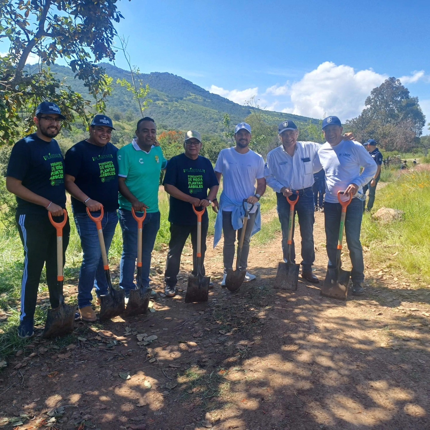 Se suma Patronato de la Feria a la forestación de espacios en León