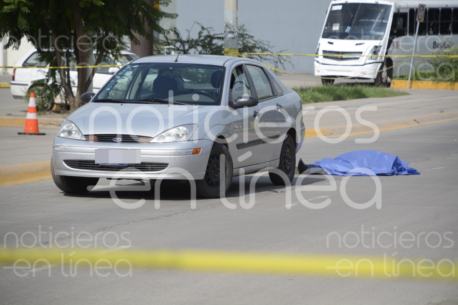 Mujer atropella a peatón en el bulevar Juan Alonso de Torres; iba en reversa