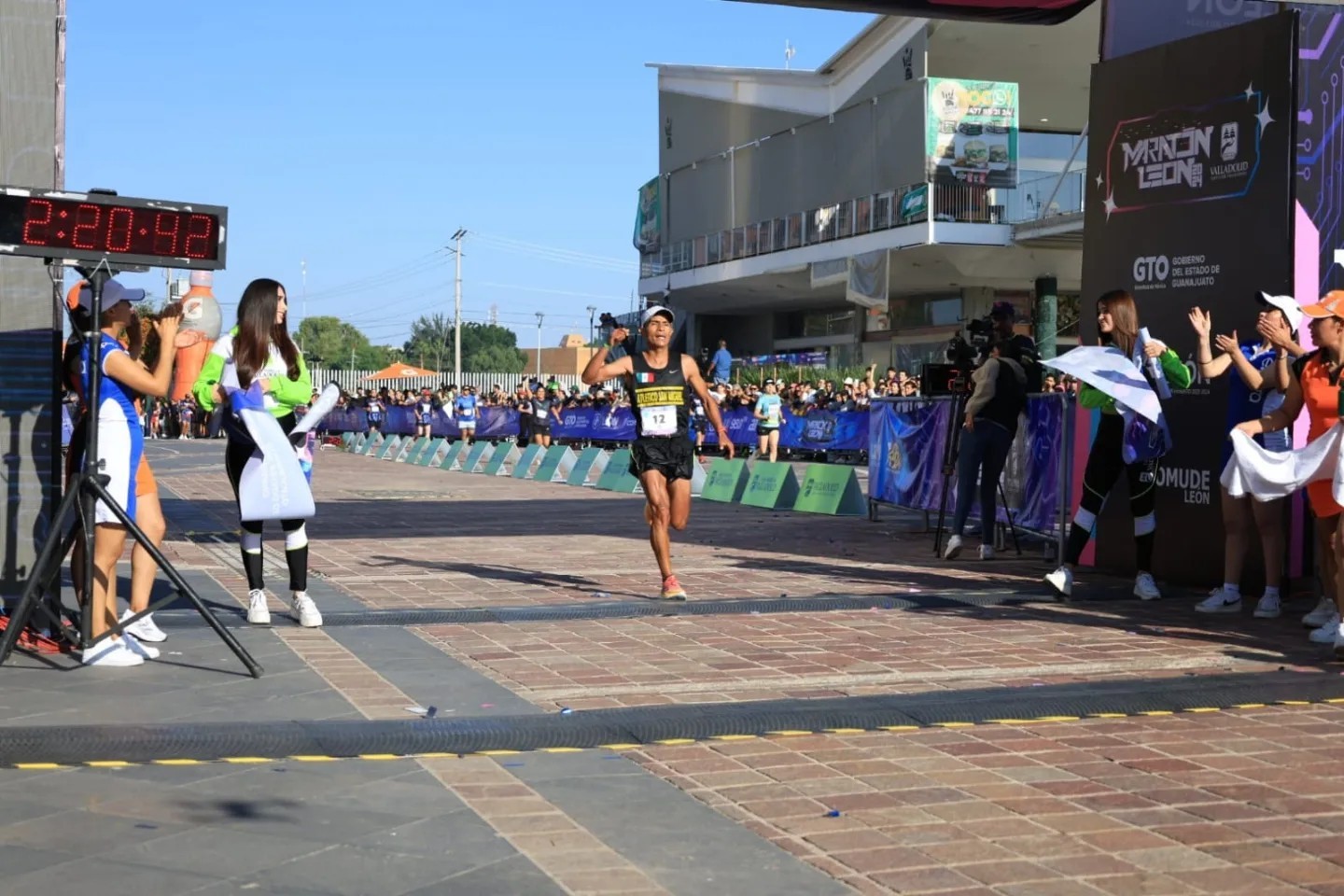 Rubén Chávez se lleva el primer lugar del Maratón León 2024 