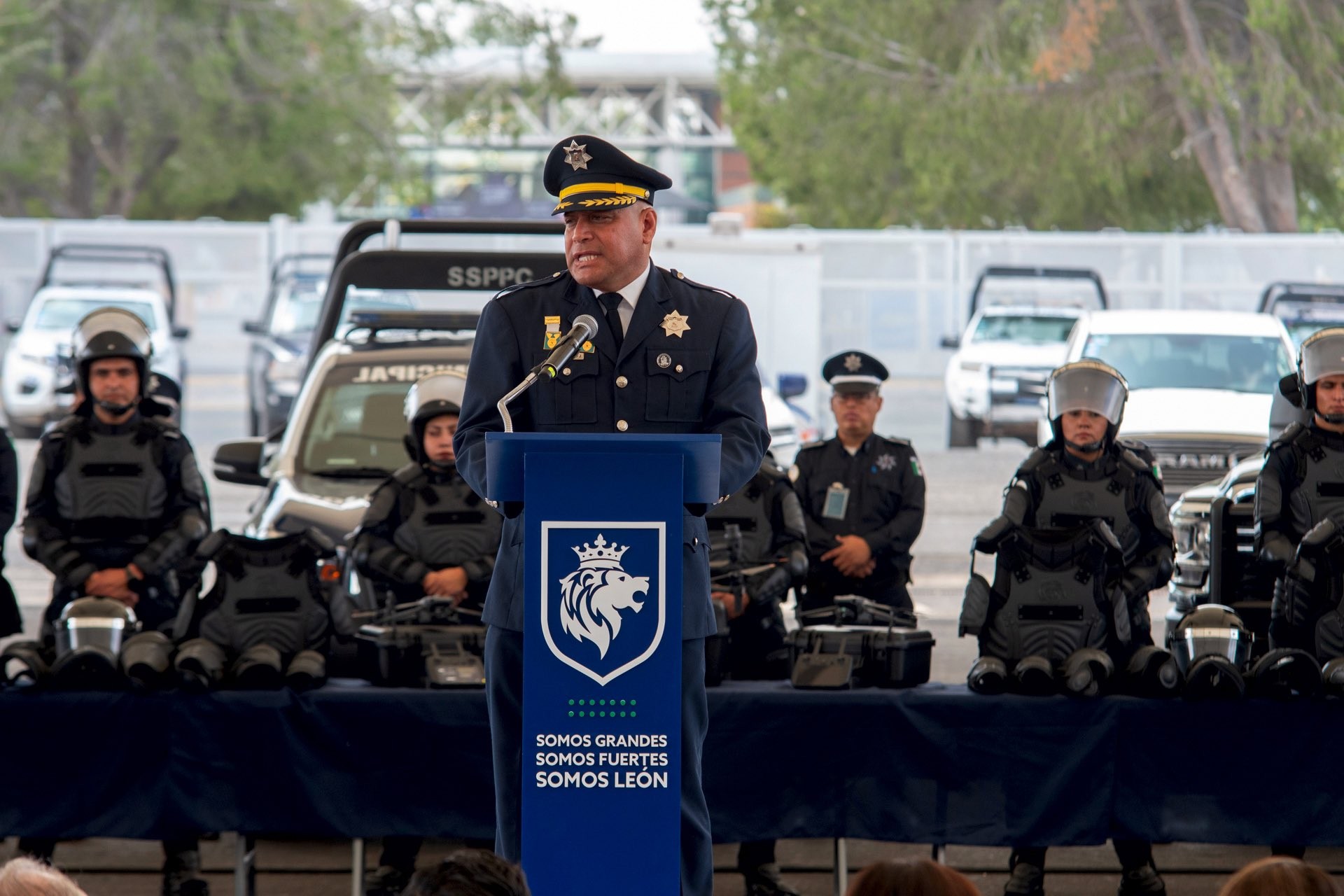 Robo de autos para uso delictivo, posible causa de ataques a taxis ejecutivos: Guillén