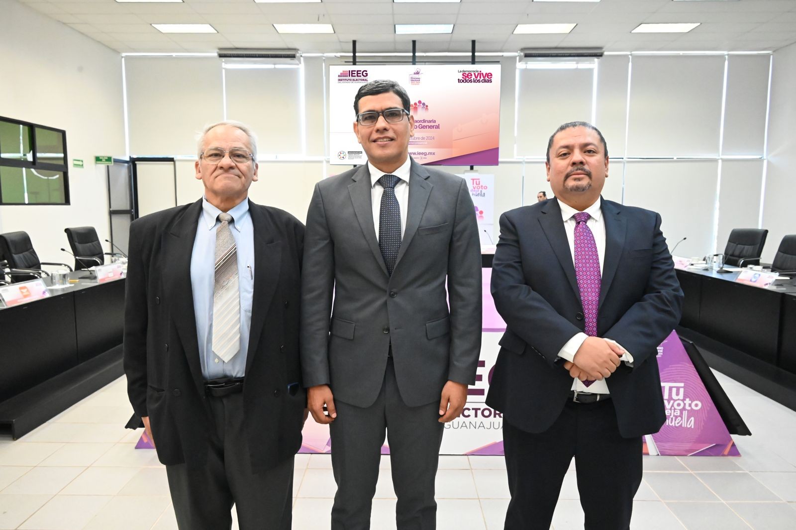 Rinden protesta nuevos consejeros del IEEG