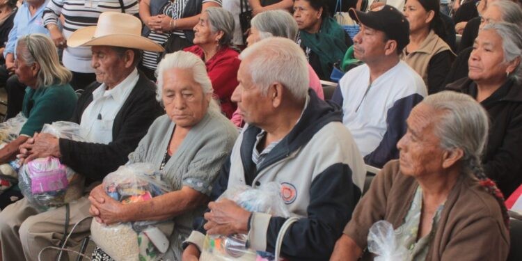Piden adultos mayores se mantengan apoyos sociales en el gobierno de Sheinbaum