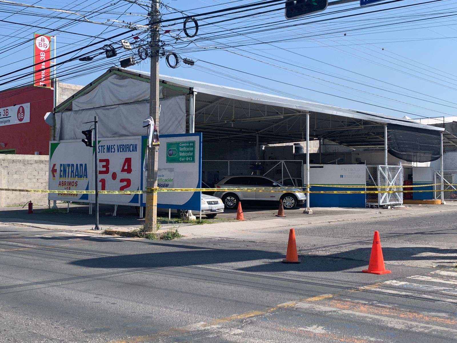 Lanzan artefacto explosivo en un Verificentro en Celaya