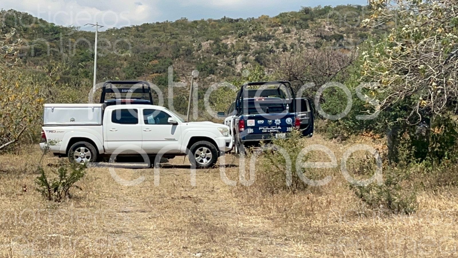 Reportan un cuerpo enterrado y descubren una fosa clandestina en Vista Aero