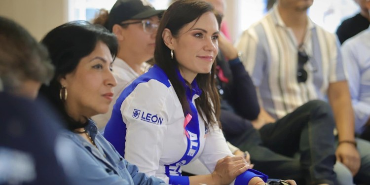 Alcaldesa de León ratifica titulares, pero los mantendrá en evaluación constante