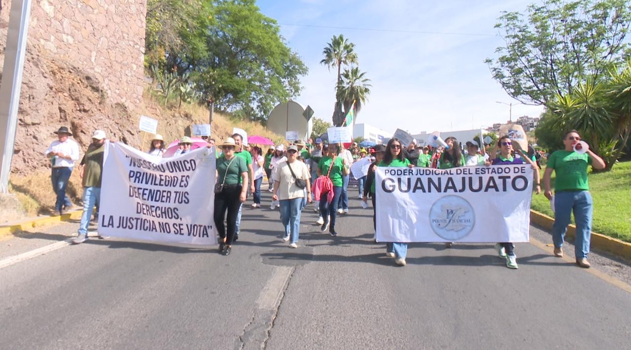 Exigen jueces estatales respetar amparos y suspensión contra reforma judicial