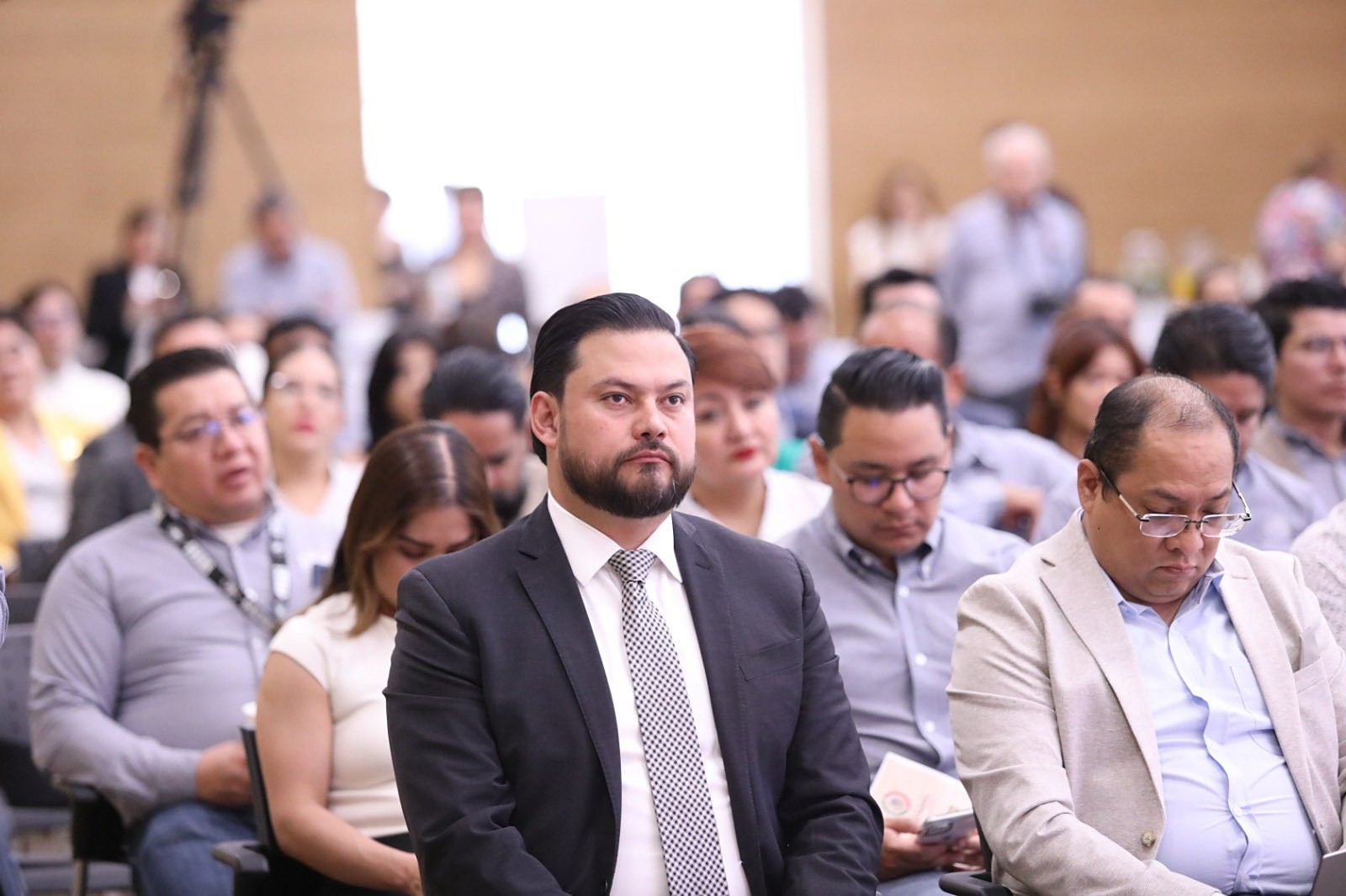 Nombran a Christian Cruz Villegas magistrado del Poder Judicial