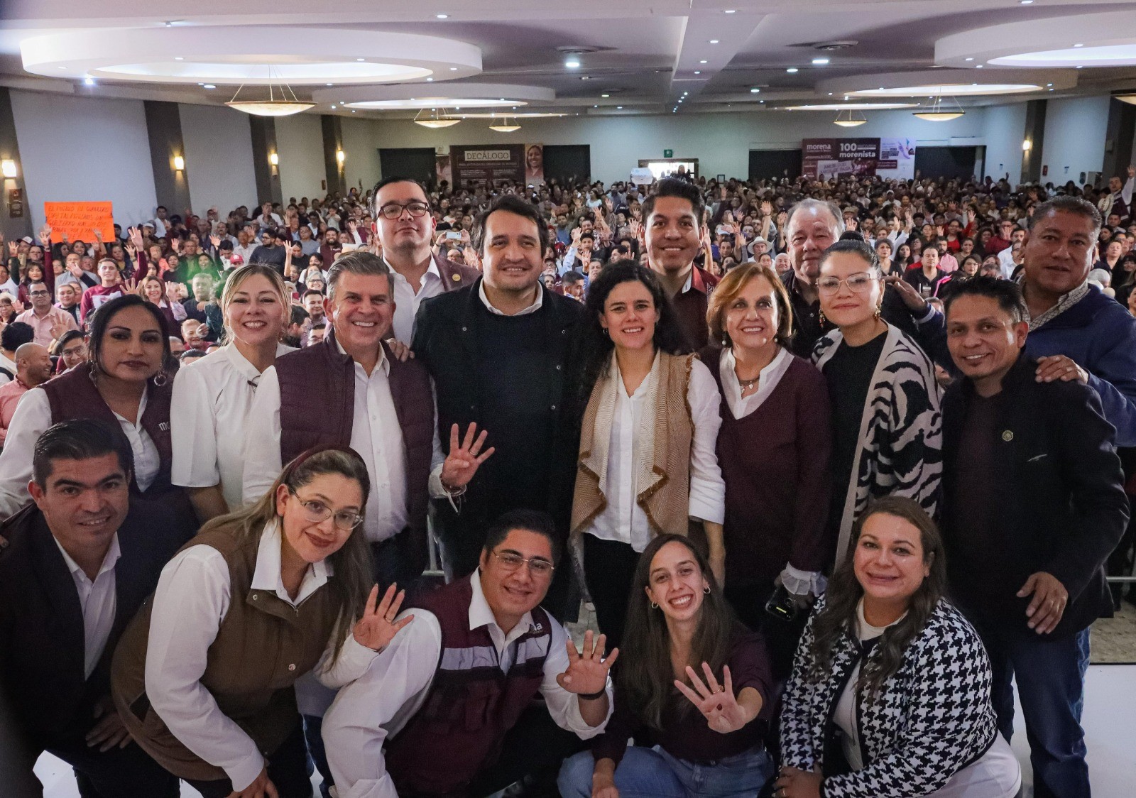 'Abuchean' a Sheffield en encuentro de militancia de Morena en Guanajuato