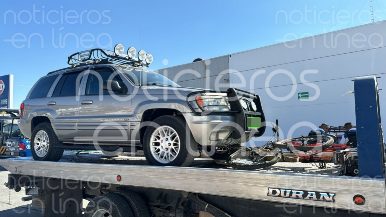 Mujer atropella a tres estudiantes en Héroes de Chapultepec; uno murió