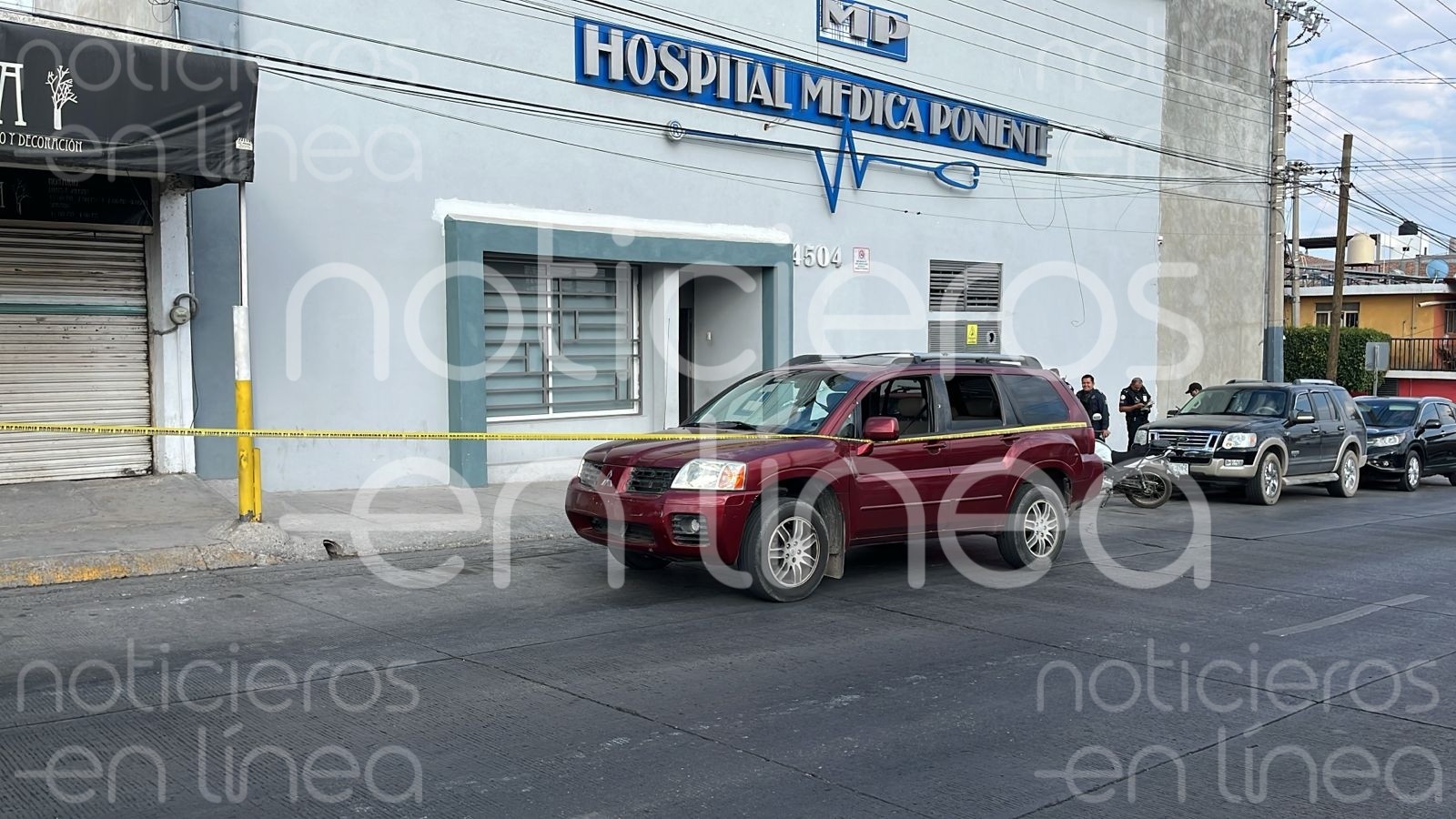 Balean a familia a bordo de una camioneta en Vista Hermosa; 2 menores están graves