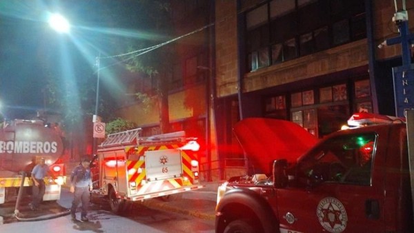 Suspenden clases presenciales en Prepa Oficial del Centro de León por incendio 