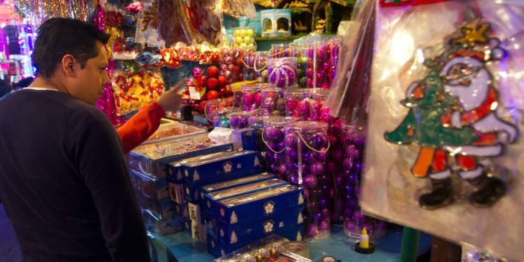 Navidad en la Calzada: Comercio autoriza a 60 vendedores de artículos festivos