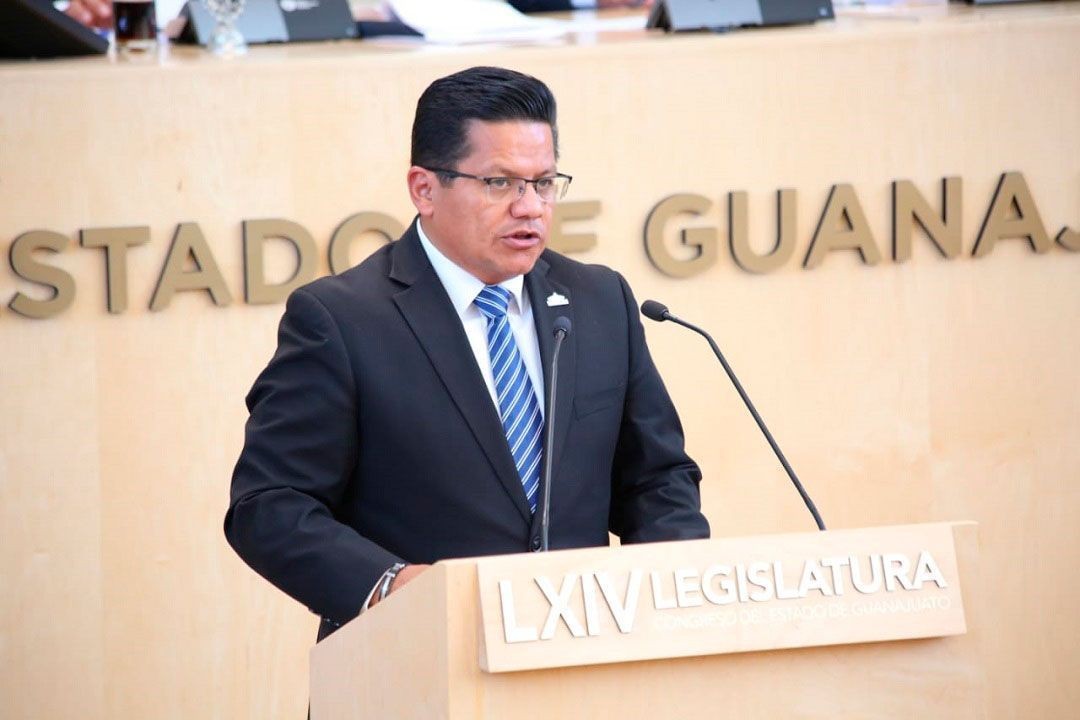 Urge diputado panista a regular establecimientos con venta de alcohol