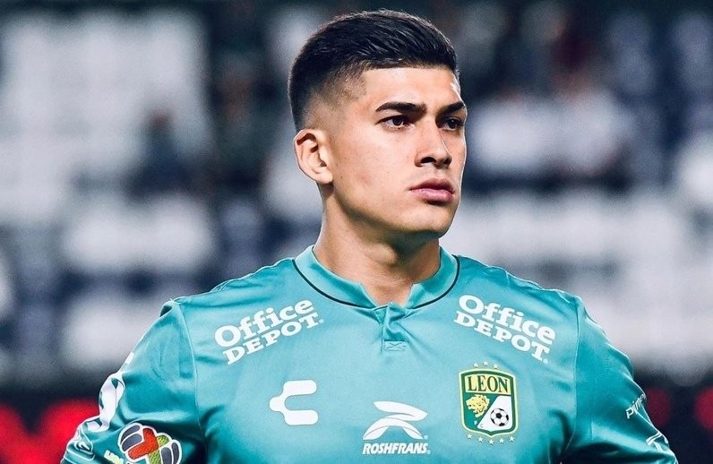 Adonis Frías renueva con León: 'Muy feliz de seguir en La Fiera'