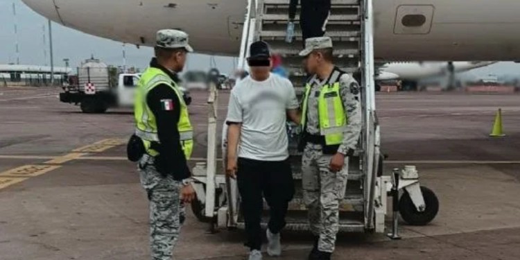 Investigarán a hombre que intentó secuestrar avión de Volaris que salió de Guanajuato