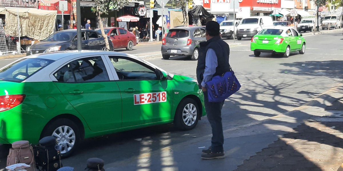 Respaldan taxistas aumento al transporte y buscan rescatar el taxi tradicional