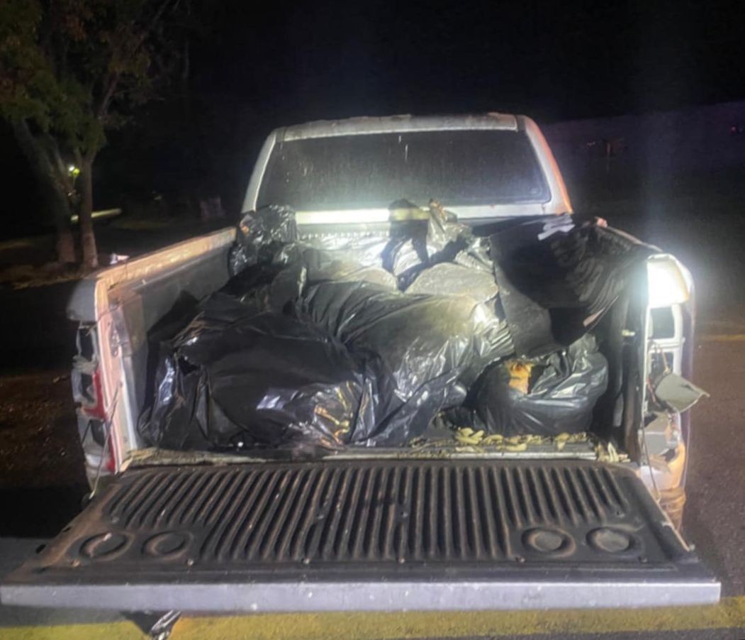 Hallan 5 cuerpos en la cajuela de una camioneta abandonada en Guanajuato