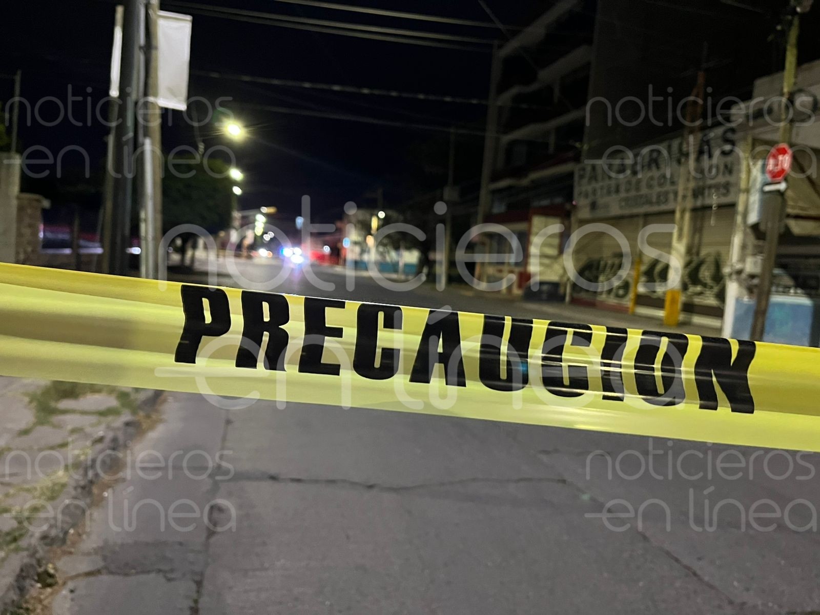 Asesinan a un hombre afuera de una farmacia en León