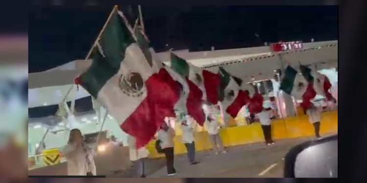 De regreso a casa: Migrantes de Guanajuato vienen en caravana para celebrar fiestas decembrinas