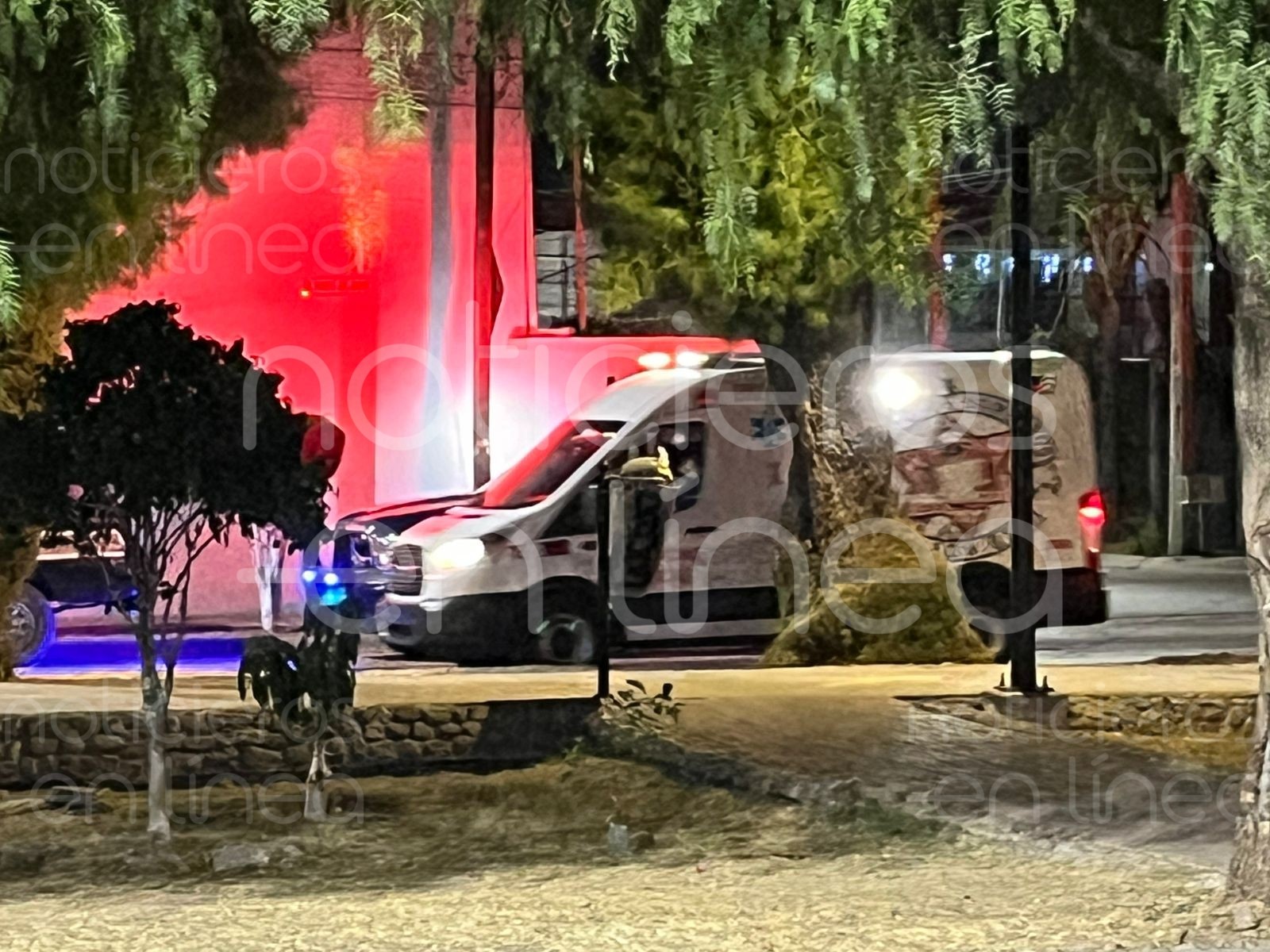 Ataque armado en el semáforo: Conductor escapa, pero el copiloto muere