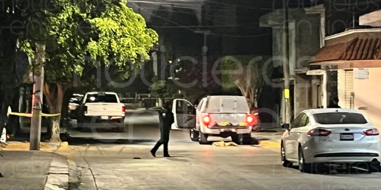 Atacan a balazos a primos en León, uno pierde la vida