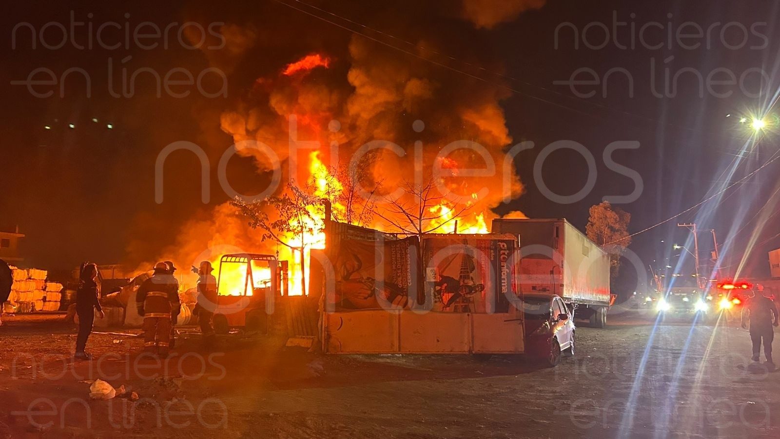 Pánico en Ribera de la Presa: incendio consume una recicladora